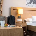 Western 4*