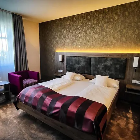 Western Hotel 4*
